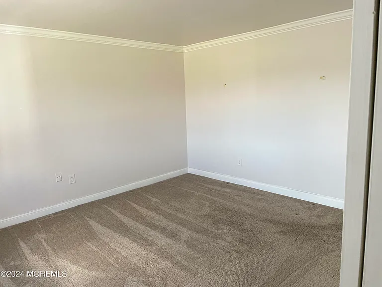 60 Manchester Ct #E — Photo 12
