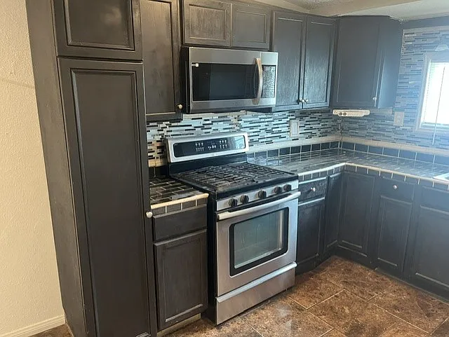 3 bed, 610 sqft, $1,700 — Photo 4