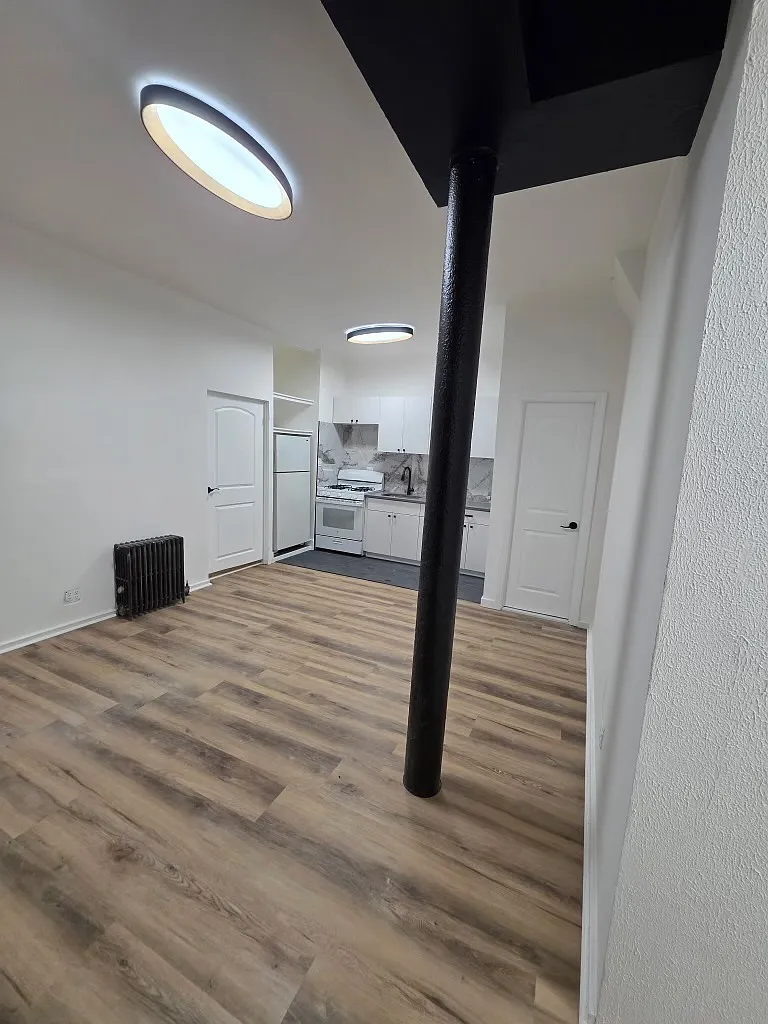 1 bed, 600 sqft, $2,100 — Photo 3