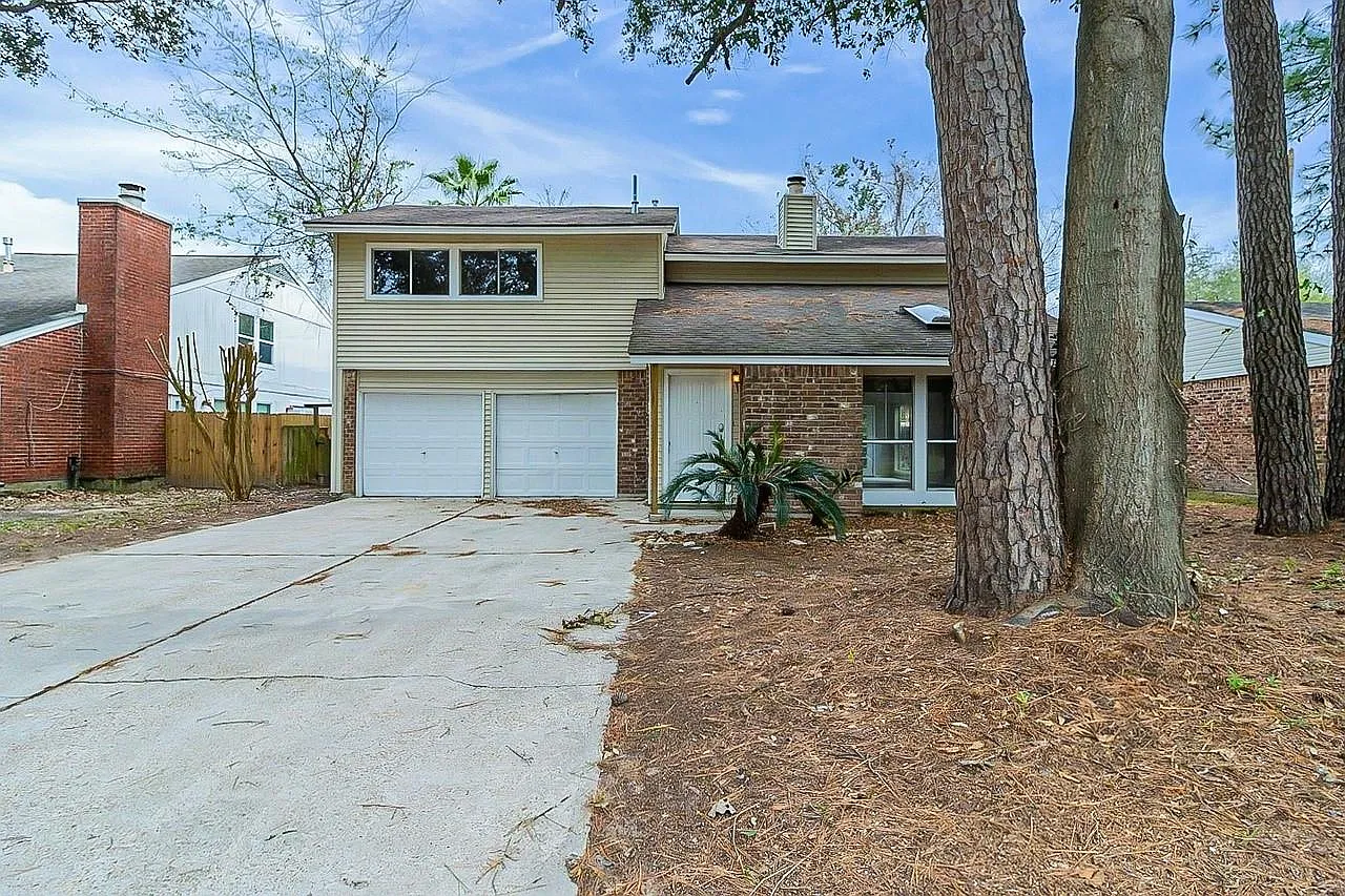 3 bed, 2.5 bath, 1467 sqft, $1,950 — Photo 1