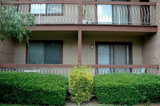 403 Edison Glen Ter — Photo 2