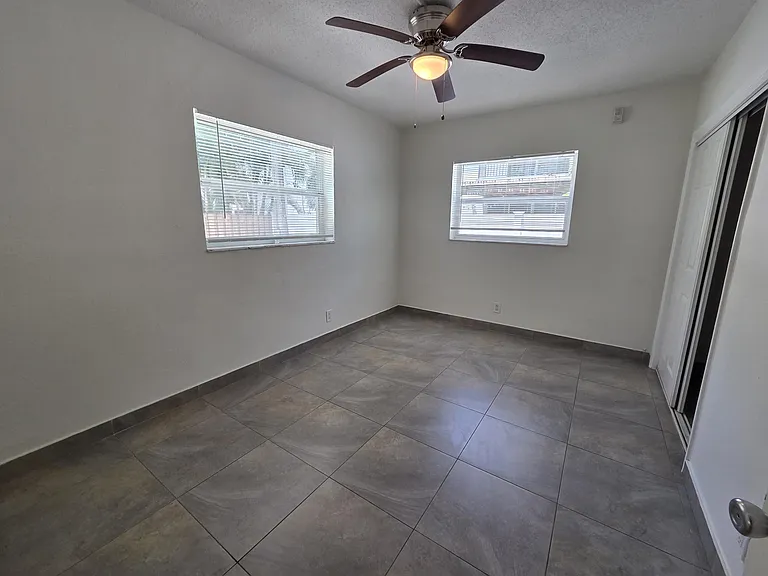 720 NE 2nd St #2 — Photo 7