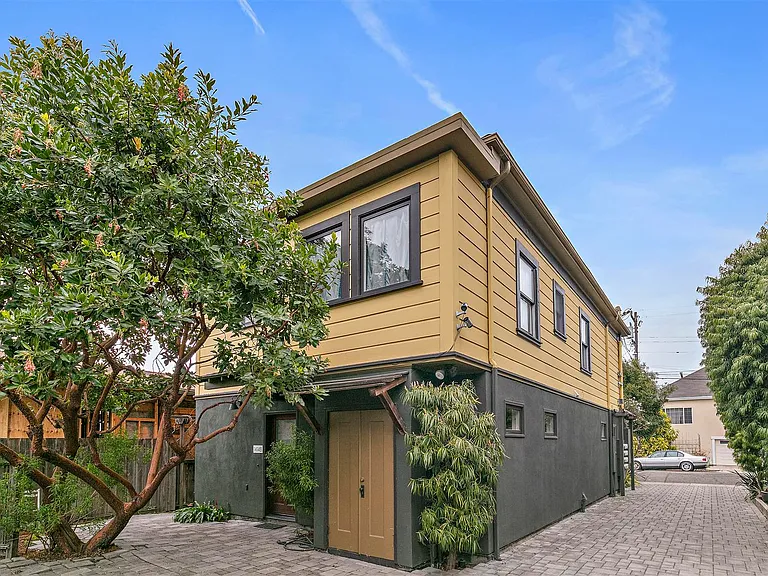 1414 Harmon St — Photo 1