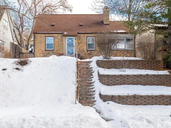 4214 Chowen Ave N, Robbinsdale, MN 55422