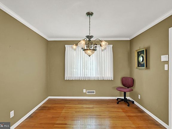 5th image of 115 Fairmont Dr