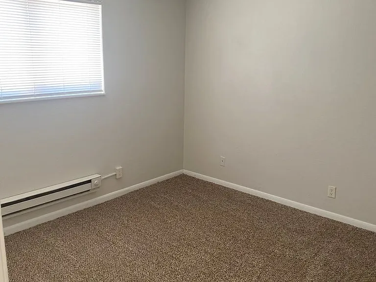 3300-3312 Oakland Rd NE — Photo 5