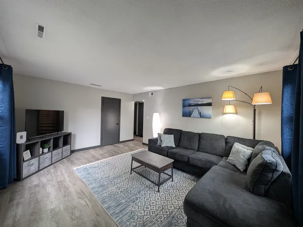 2214 Fruitland Blvd SW, Cedar Rapids, IA 52404