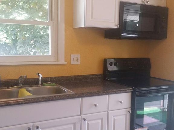 5th image of 1562 Salem Ave