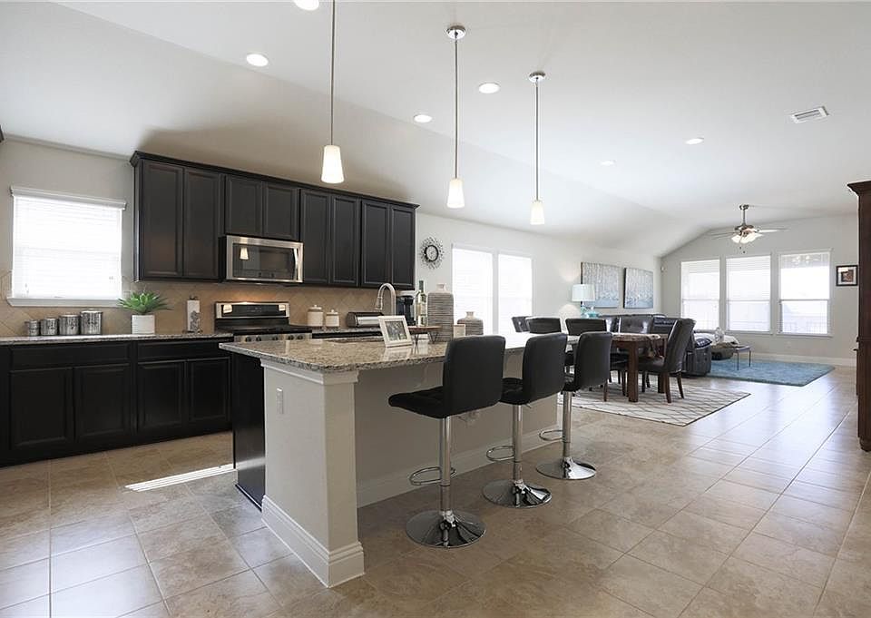 1st image of 3505 De Torres Cir