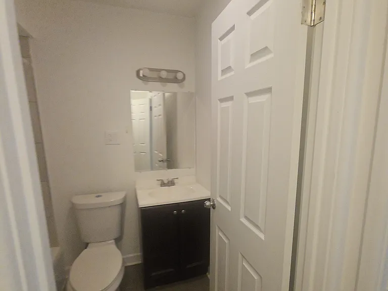 6211 N Kenmore Ave #204 — Photo 8