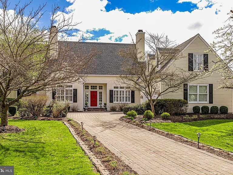 3 Maidstone Ct — Photo 2