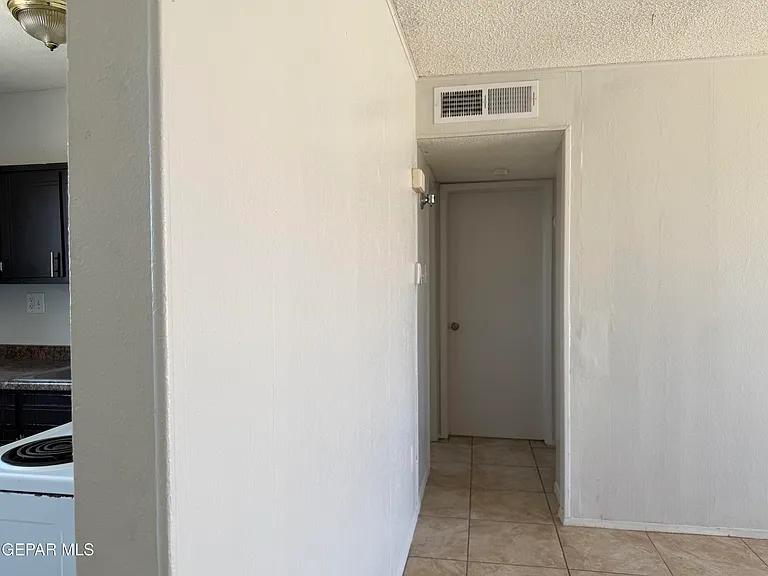 9606 Montrose Ct #11 — Photo 7