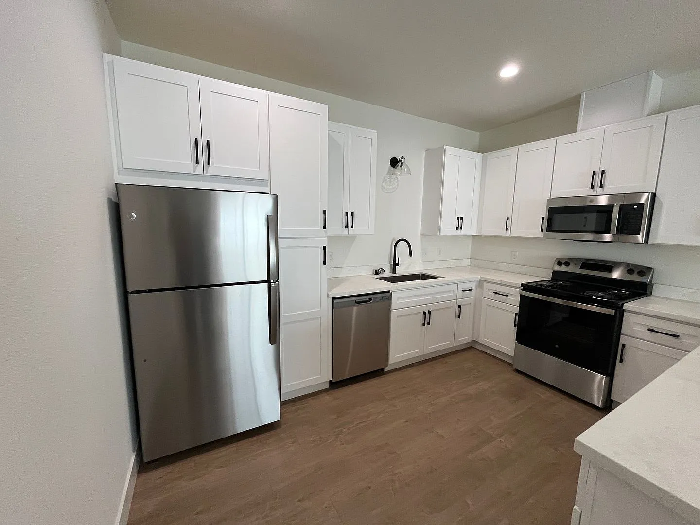 Brand New Build on Old Alturas - ALL Electric with City of Redding Solar! — Photo 3