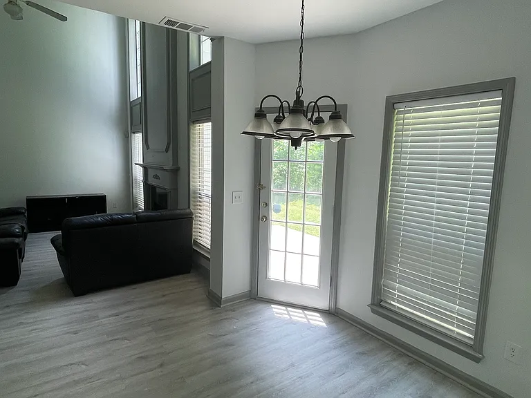 Rhyne Cir SE — Photo 9