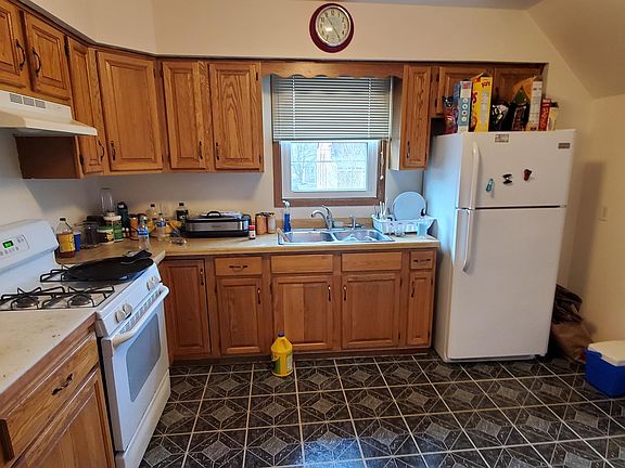 4th image of 1690 Blair Ave #2
