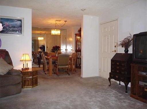 4th image of 14 Bourbon St APT 36