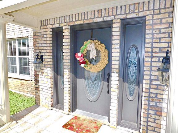 4th image of 801 Cedar Dr