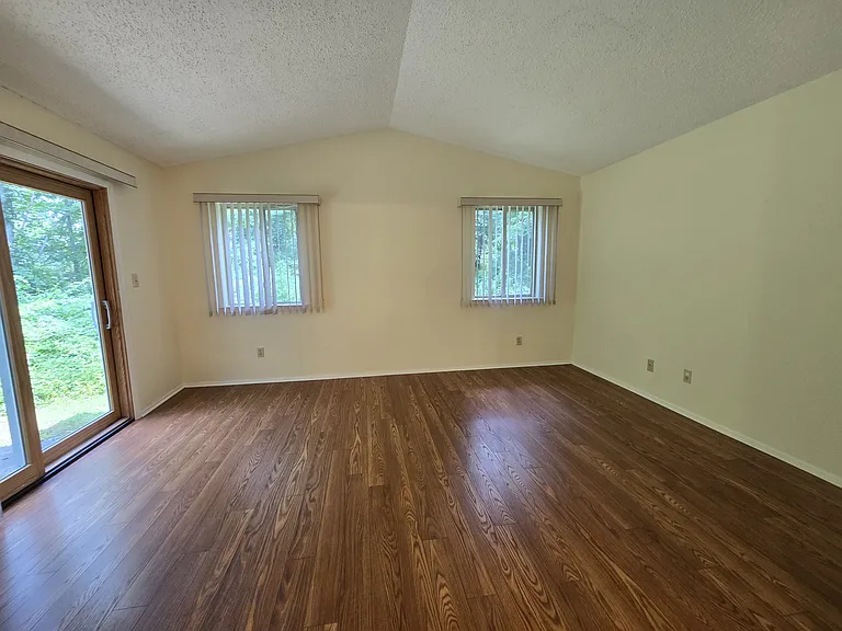 71 Drake Ln — Photo 15