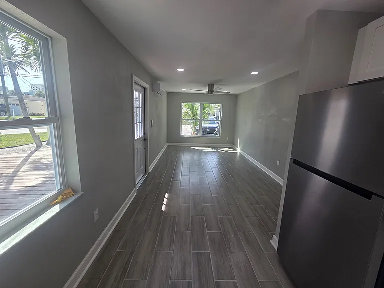 14906 N Bayshore Dr #1 — Photo 8