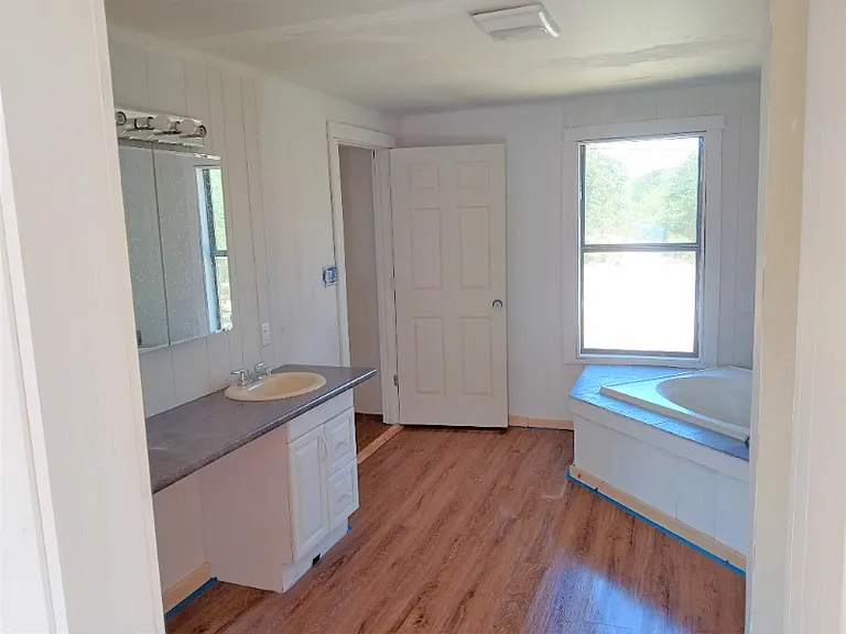 9142 County Road 197 — Photo 32