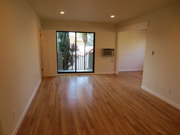 3rd image of 828 N Martel Ave APT 3