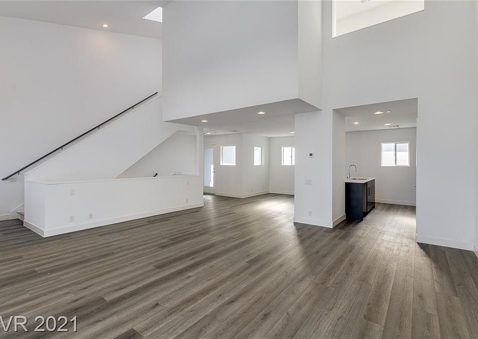 1st image of 2019 Lewis Ave