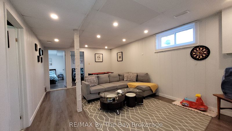 Wasaga Beach House for rent - 5 Bedrooms — photo 27