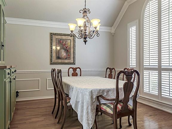 5th image of 8625 Twisted Oaks Way