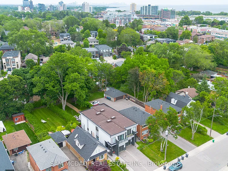 35A Broadview Ave — Photo 29