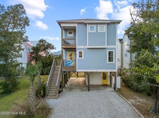 22 Sandy Ln, Surf City, NC 28445