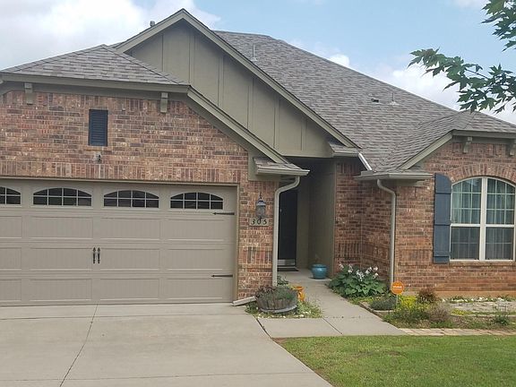 2nd image of 305 Lone Oak Dr