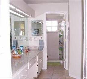 5th image of 693 Grass Cove Ct