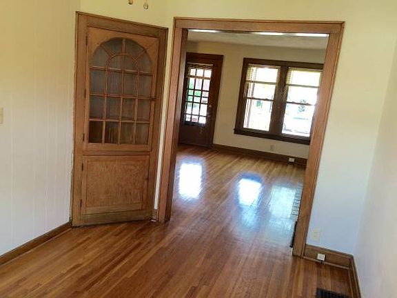 2nd image of 1350 Hollywood Pl