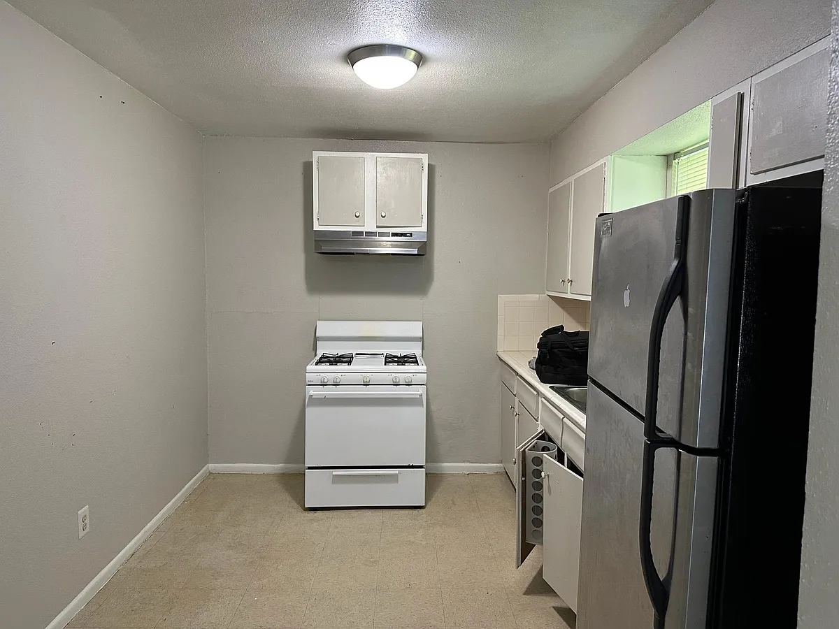 Building Photo - 220 Pinckney St #F