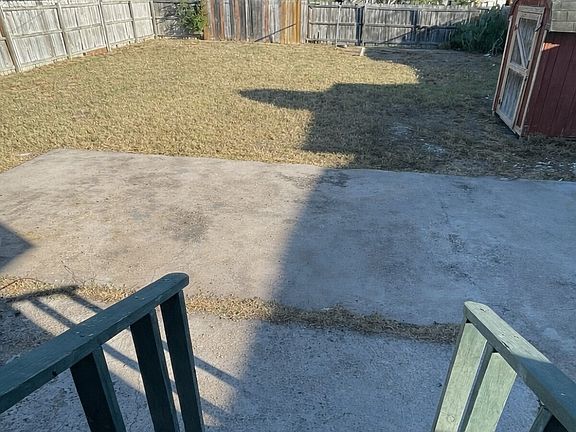 3rd image of 703 E Samano St