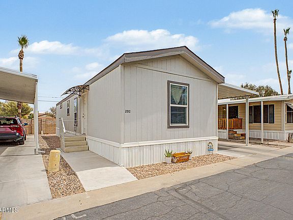 3rd image of 4400 W MISSOURI Avenue #202