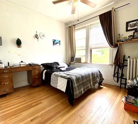5th image of 1930 W Montrose Ave APT 3