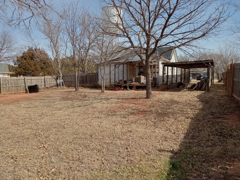 2nd image of 813 N 7th St