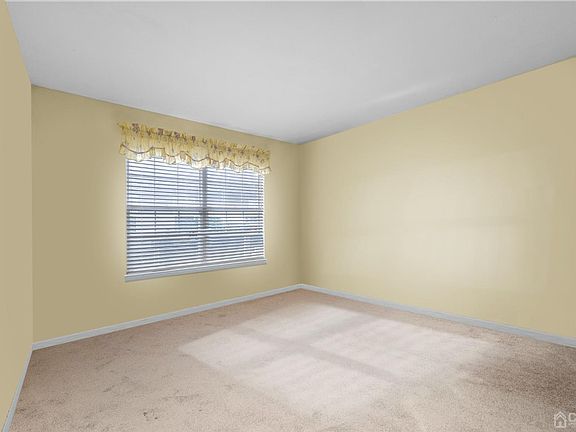 4th image of 2872 Lenox St