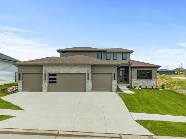 5407 N 212th St, Elkhorn, NE 68022