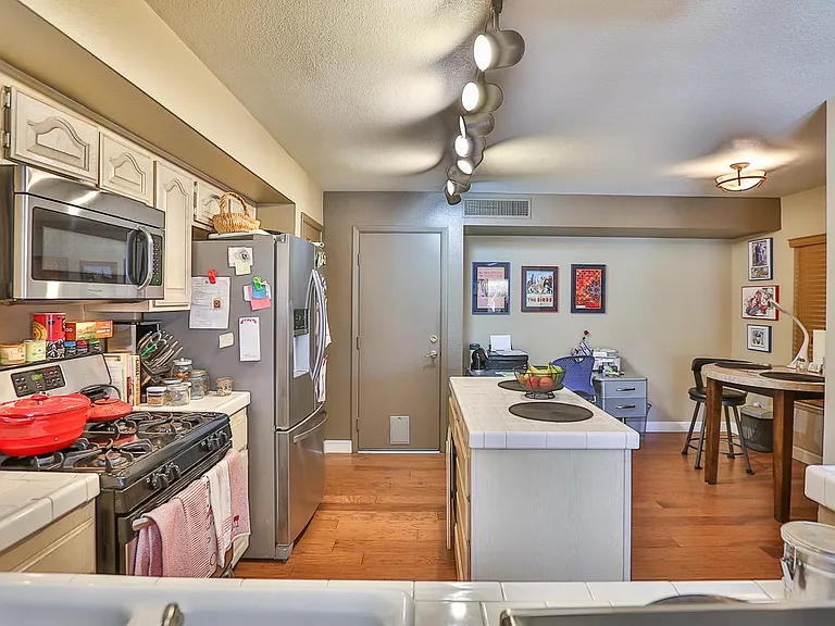 2657 Seashore Dr — Photo 17
