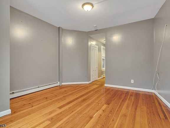 5th image of 87 Clifton Ave