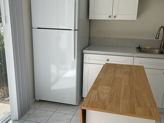 3rd image of 7962 Camino Huerta