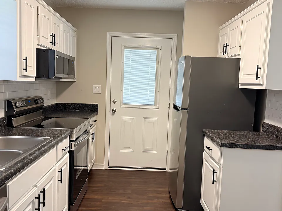 Holly Cove Apartments