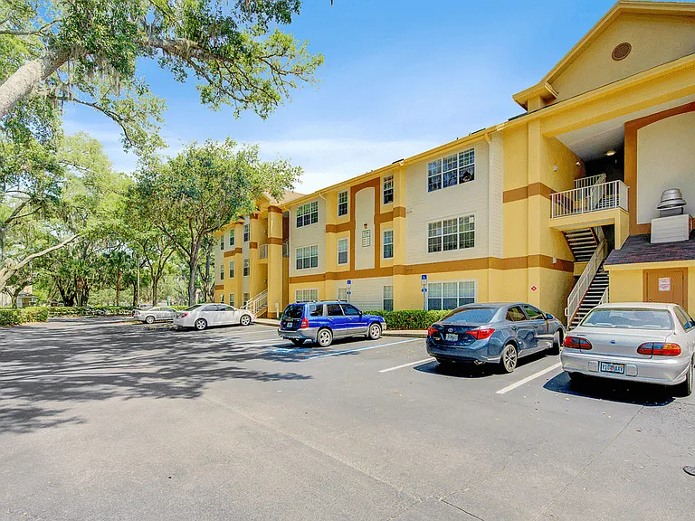 Williams Landing and Villas Apartments — Photo 21