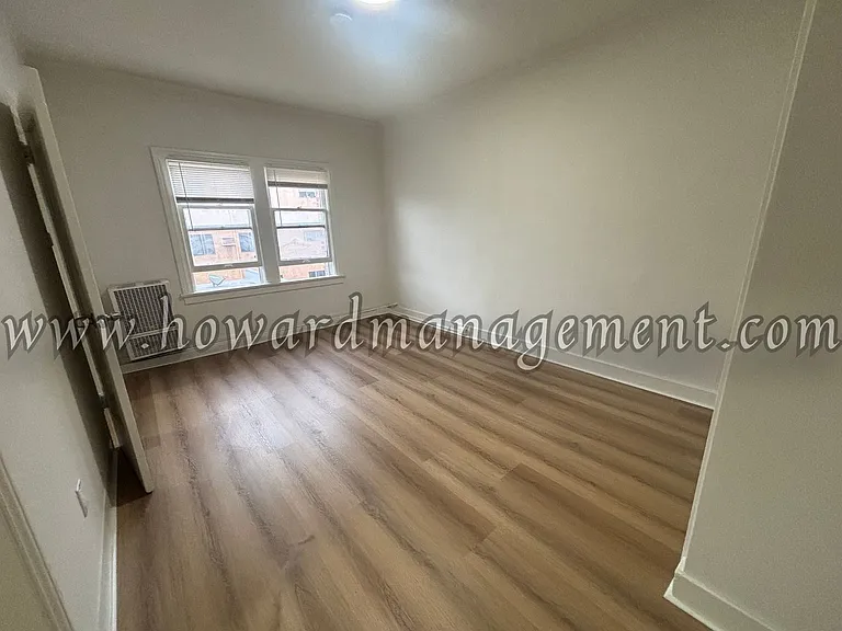00457BO — Photo 2