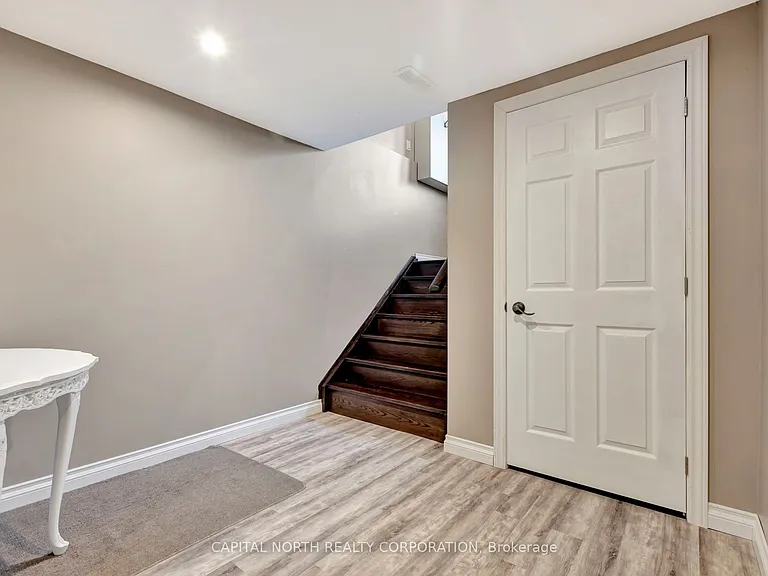 2092 Marine Dr — Photo 17