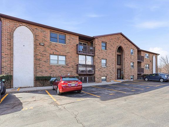 2nd image of 1161 Gillingham Rd #B3