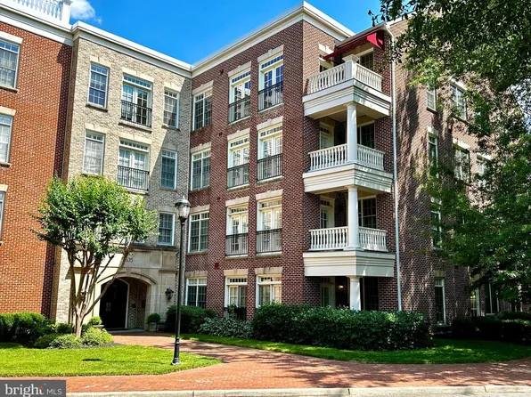 635 1st St APT 405, Alexandria, VA 22314
