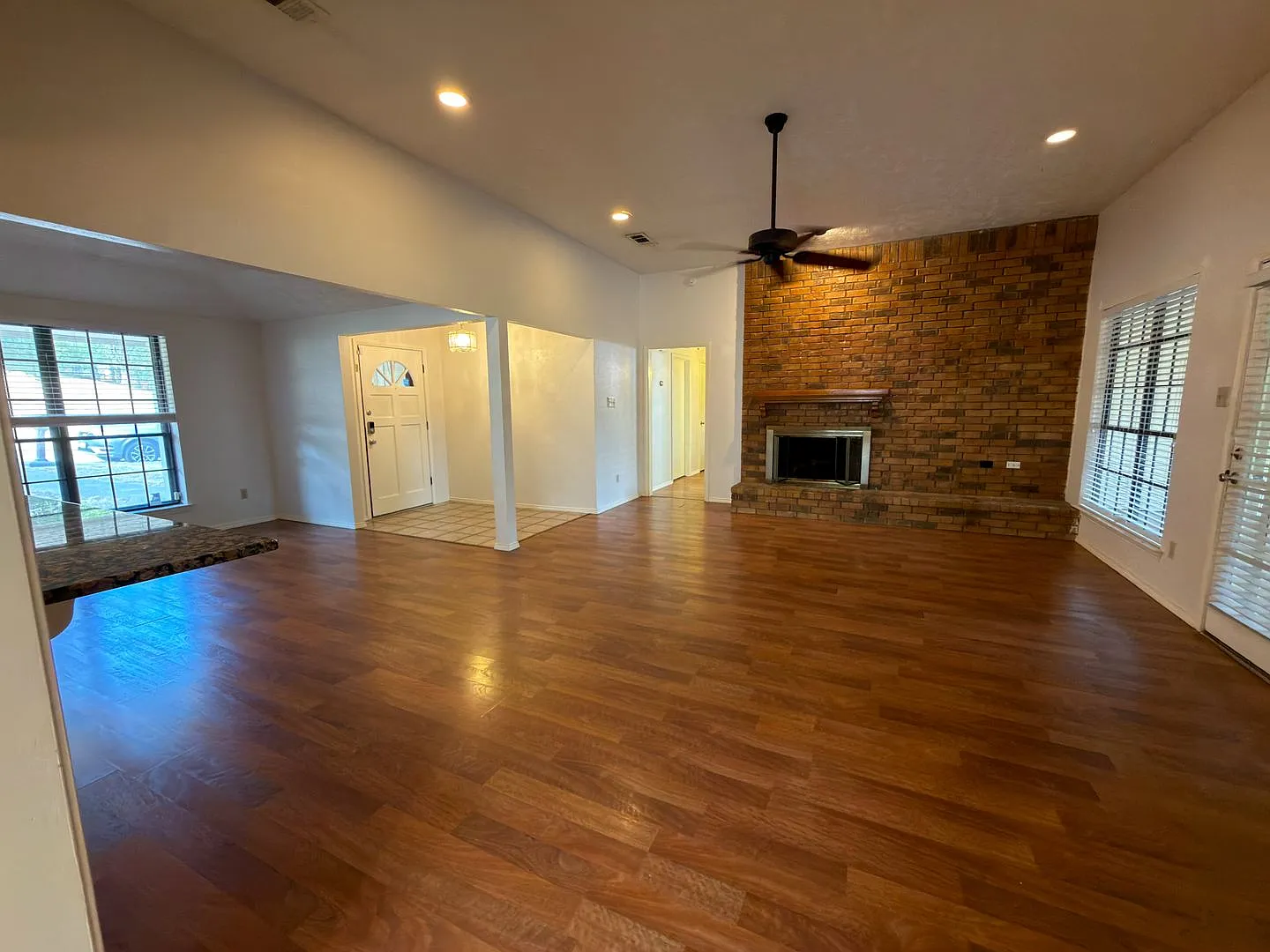Beautiful 3 Bed / 2 Bath Home with Fenced Backyard and Spacious Patio in DeSoto — Photo 2
